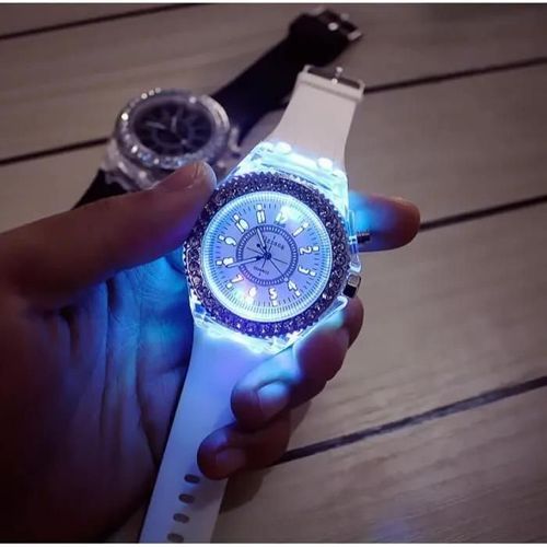 Montre - Geneva - Lumineuse - Quartz - Résistante À L'eau - Bracelet Silicone Souple