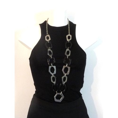 Collier/ Sautoir En Métal Argenté Avec Maillons Plastique Noir Gris