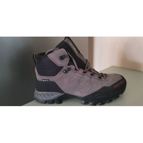 Paire De Chaussures Technica Hautes - 39
