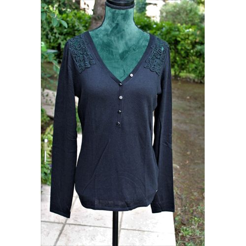 Joli Pull Noir, Neuf Ddp, Rehaussè De Dentelle Sur Les Épaules.Taille Étiquetèe:M