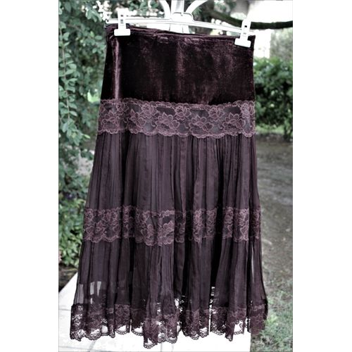 Belle Jupe Longue Stella Forest Style Jupon En Soie Marron Rehaussèe De Dentelle.Modèle Doublè,Fermeture Zippèe.Taille Étiquetèe:40.
