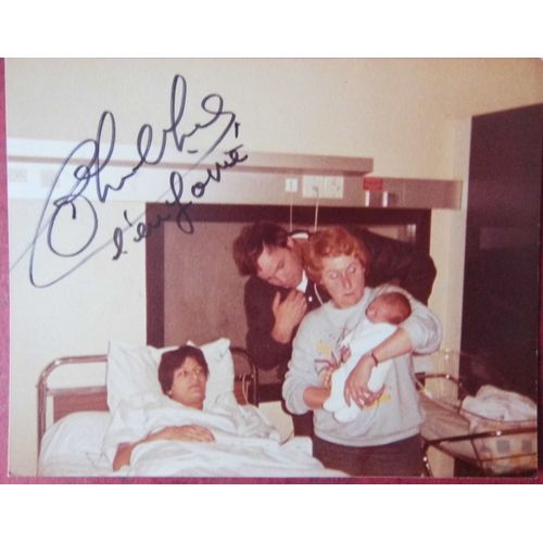 Autographe Et Signature De Coluche