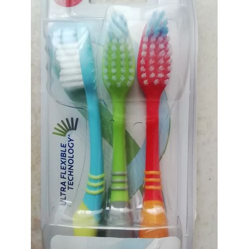 Lot De 3 Brosses À Dents Super Flexi De Colgate 