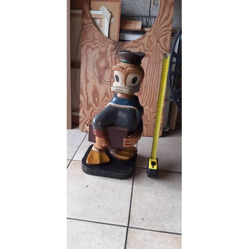 Statue en bois