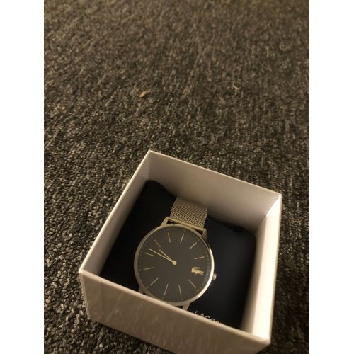 Montre De Luxe : Cadre Bleu Lacoste