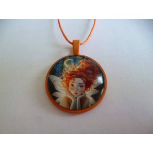 Collier Acier Orange Cabochon 2,5cm Fée