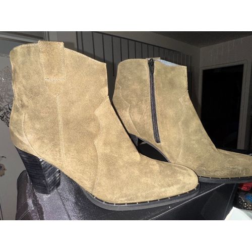 Chaussures Daim Neuve Jamais Porté - 40