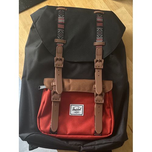 HERSCHEL LITTLE AMERICA MID KETCHUP