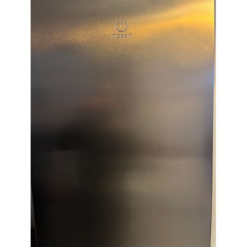 Réfrigérateur Indesit 339L avec congélateur intégré