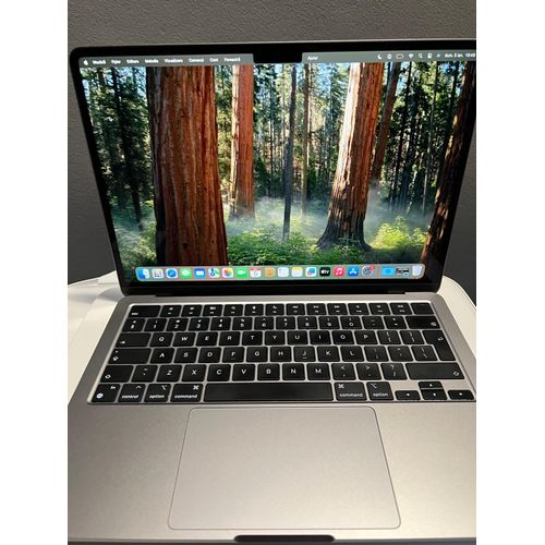 Apple MacBook Air mi-2022 - 13" M2 - Ram 8 Go - DD 256 Go - Qwerty