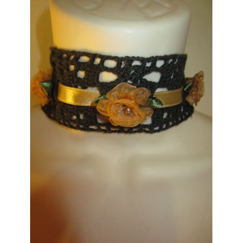 Collier Ras Du Cou Noir Et Marron Avec Fleur En Organza