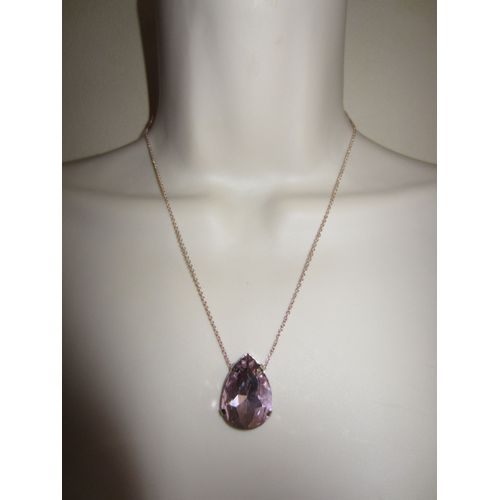 Collier Rose Avec Cabochon