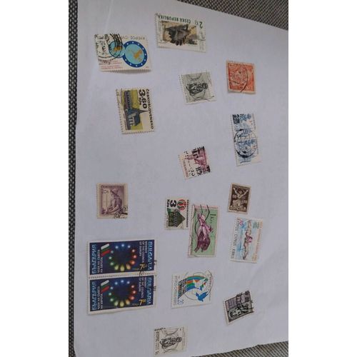 Lot Timbres Blgarie Chypre, République Tchèque...