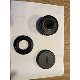 Objectif Nikon Z 26mm f2.8 avec pare soleil