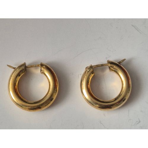 Boucles D'oreilles Créoles En Argent.