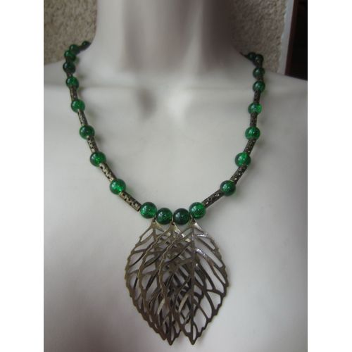 Collier Vert Et Bronze Avec Pendentif En Feuilles De Métal