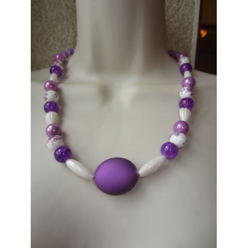 Collier Violet Et Blanc Avec Pendentif Satiné