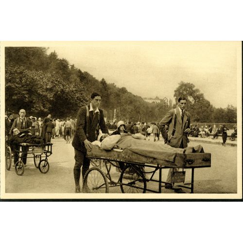Carte Postale N°18, Lourdes, Rentrée Aux Hôpitaux, Transport Sur Tringlets Et En Voiturettes, 1949