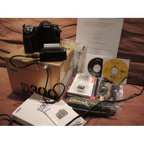 Nikon D300 reflex 12.3 mpix + Grip compatible MB-D10
