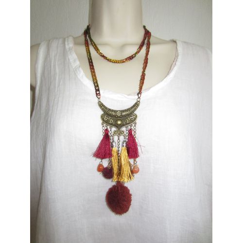 Sautoir Avec Plastron, Cornaline Et Pompons