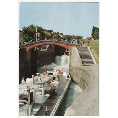 Carte Postale Béziers (Hérault), Les Neufs Écluses Sur Le Canal Du Midi. Non Écrite, Année 60