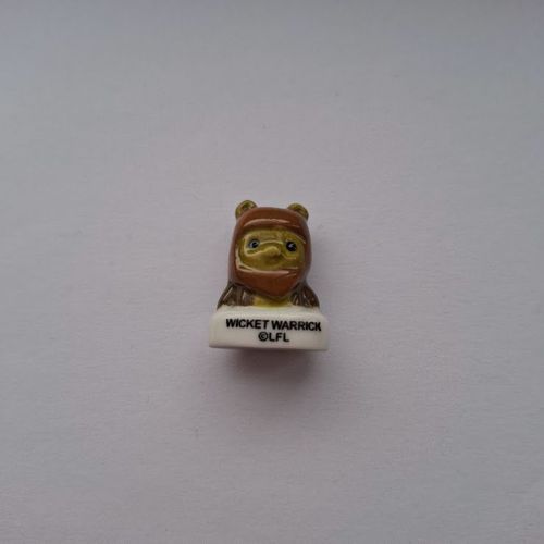 Fève Porcelaine Brillante Socle Blanc Star Wars 2025 Wicket Warrick Lfl