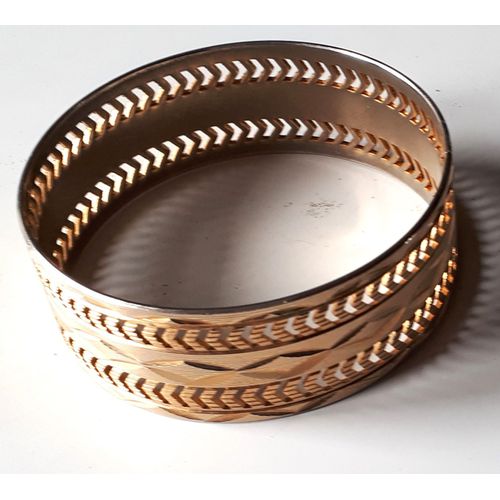 Large Bracelet Vintage Rond Rigide Fantaisie-Doré Avec Motifs Ajourés Et Ciselés-Très Brillant Et Peu Porté-Diamètre Intérieur 7cm-Largeur Du Bracelet 2.5cm
