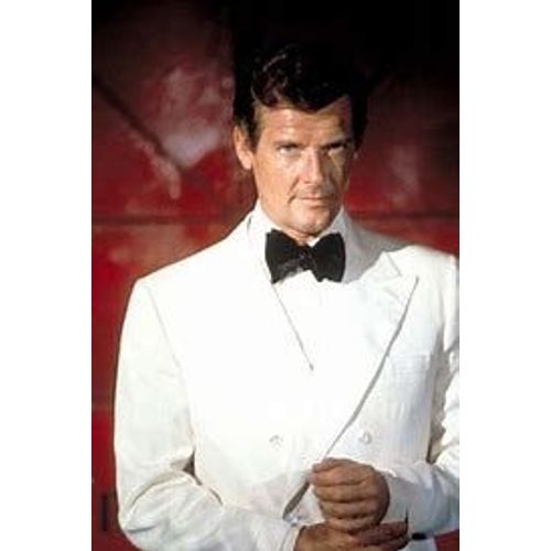 Lot De 7 Blu Ray "James Bond" Avec Roger Moore. Etat Quasiment Neuf! Visionnes Une Seule Fois. Revente Car Achat D'un Coffret Complet Des Films De James Bond, Tout Acteurs Confondus.