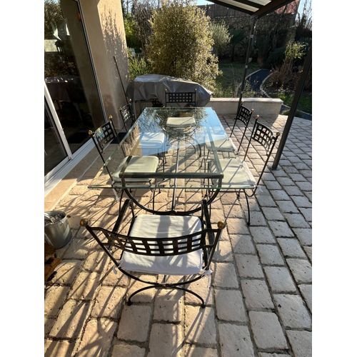 Table Plus 4 Chaises Et Deux Fauteuils, Plateau En Verre Structure Métal Forgé Noir