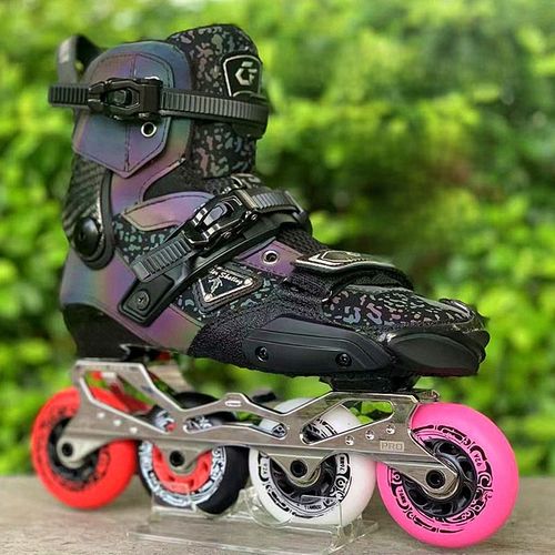 Chaussures À Roulettes Pour Adultes Flash Vélo Carbone Style De Course Sur Glace Roues Droites Pour Hommes Et Femmes S4hvghdksjevo Couleur Intégrale + (White Knife Blade+Four Colors Rims) Taille 35