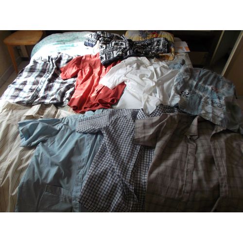 1 Lot De 9 Chemises Homme A Manches Courtes/ Taille 40/ En Tbe