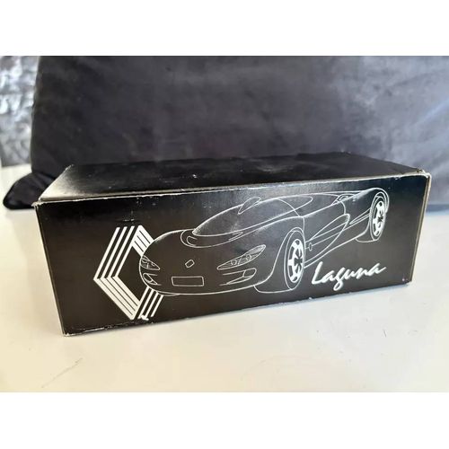 Renault 1/24 Cristal - Renault Laguna 1990 En Cristal