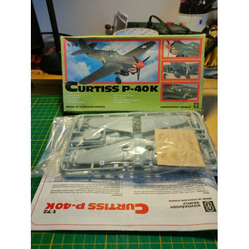 Maquette Avion 1/72 : Curtiss P-40k