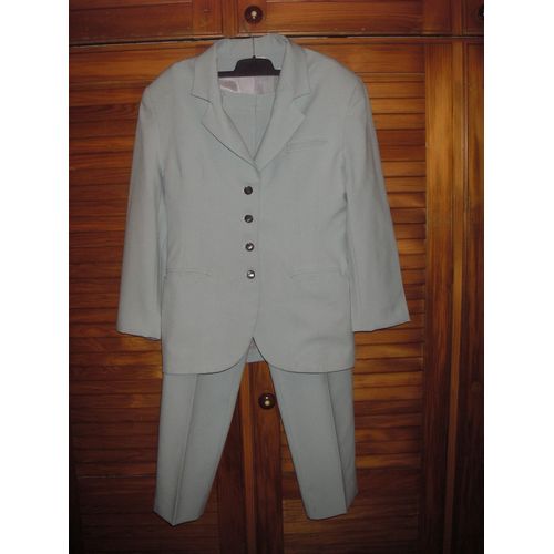 Tailleur Pantalon De Marque Renaissance Paris ,De Couleur Bleu Clair ,Taille 40 ,100%Polyester .