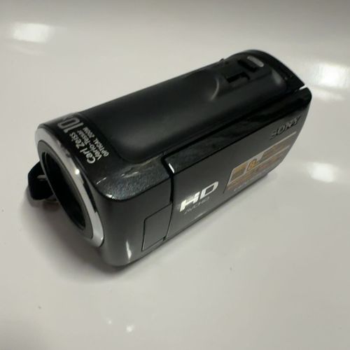 Sony Handycam HDR-CX105E - Caméscope - 1080i - 2.36 MP - 10x zoom optique - Carl Zeiss - flash 8 Go - carte Flash - noir