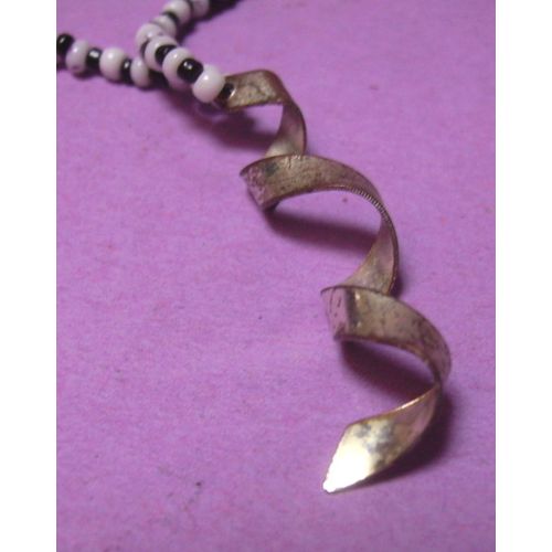 Collier Avec Pendentif " Copeau "