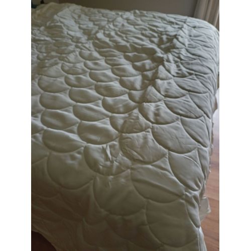Couvre Lit En Satin Ecru