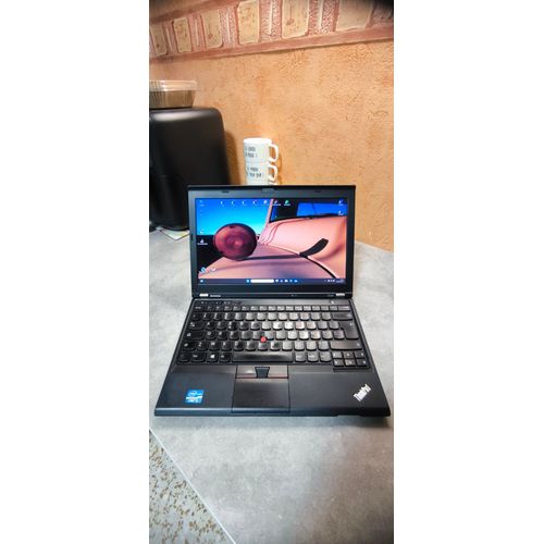Lenovo ThinkPad X230i - 12.5" Intel Core i3-3110M - 2.4 Ghz - Ram 8 Go - SSD 120 Go
