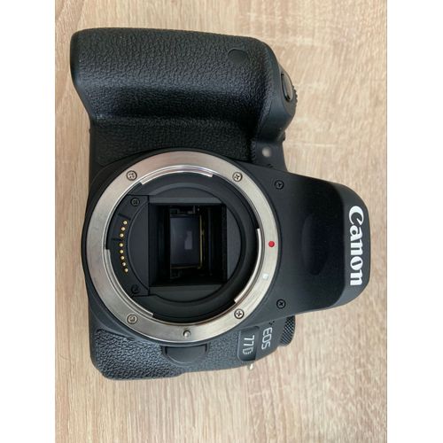 Canon EOS 77D 24.2 mpix + Objectif EF-S 18-55mm + Sac de rangement
