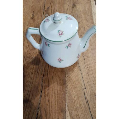 Théière Ancienne En Porcelaine