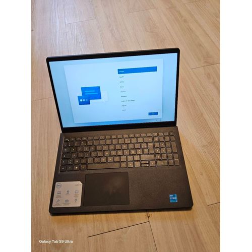 Dell Inspiron 3520 - 15.6" Intel Core i3 - Ram 8 Go - SSD 512 Go