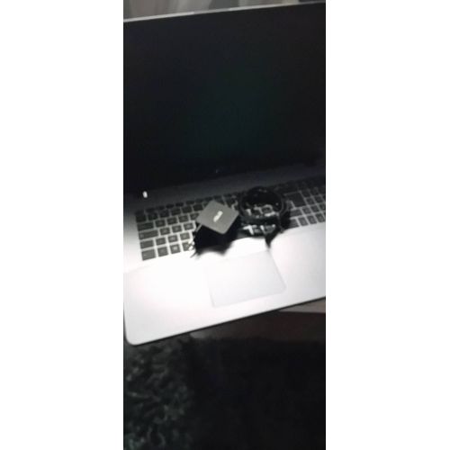 Asus R702QA BX113T - 17.3" AMD A10-9620P - 2.5 Ghz - Ram 8 Go - DD 512 Go - Azerty