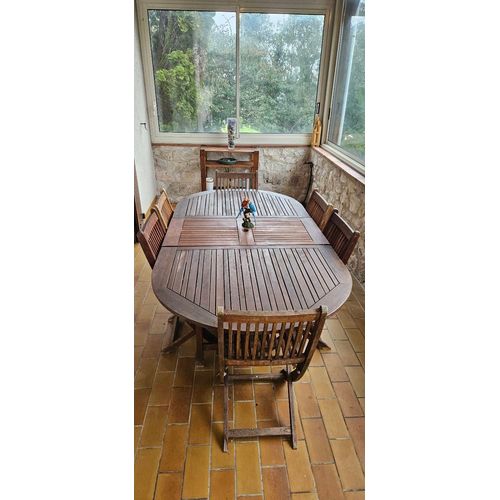 Table En Bois Exotique 6 À 8 Personnes + 6 Chaises En Bois Exotique.