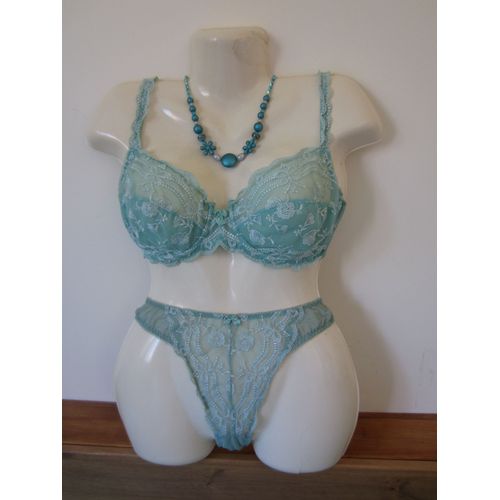 Soutien Gorge 95 D + String T 40-242