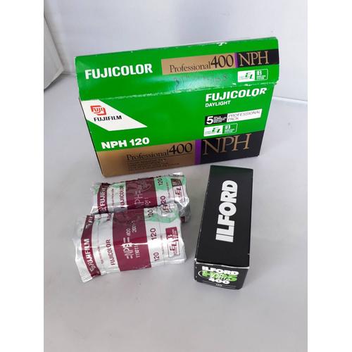 LOT de 3 FILMS 120 PERIMES 2 en couleur FUJICOLOR NPH 400 et un N&b ilford HP5