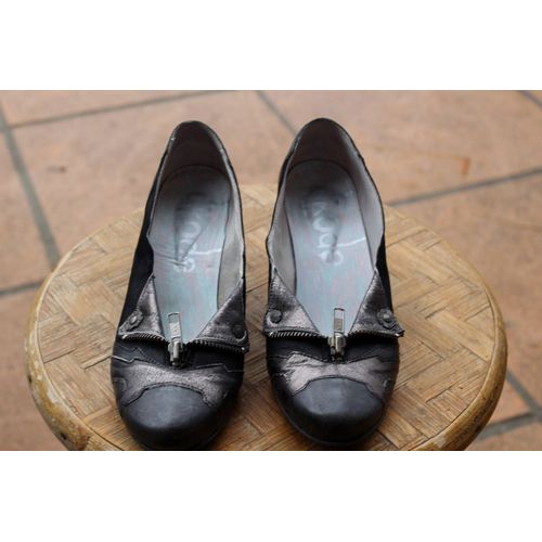 Originaux Escarpins Dkode En Cuir Noir Et Gris D'une Belle Recherche Esthétique.Pointure Étiquetèe:36.
