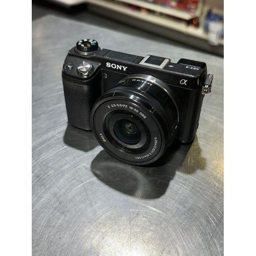 Sony NEX-6 16.1 Mpix + Objectif E 3.5-5.6/PZ - Noir