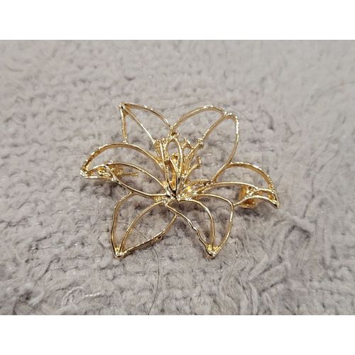Broche Fleur Lys Dore !