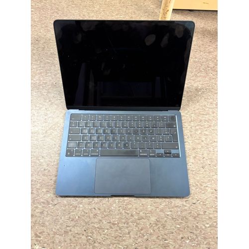 Apple Macbook Air 13" Puce M3 - Ram 8 Go - SSD 256 Go