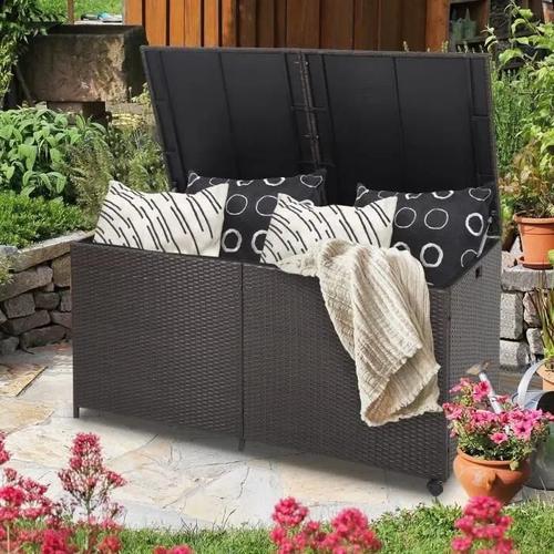 Costway Xxxl Coffre De Rangement Jardin À Roulettes 662l En Rotin Pe Anti-Uv, Cadre En Métal Avec 2 Etagères 150 X 77 X 73 Cm Marron